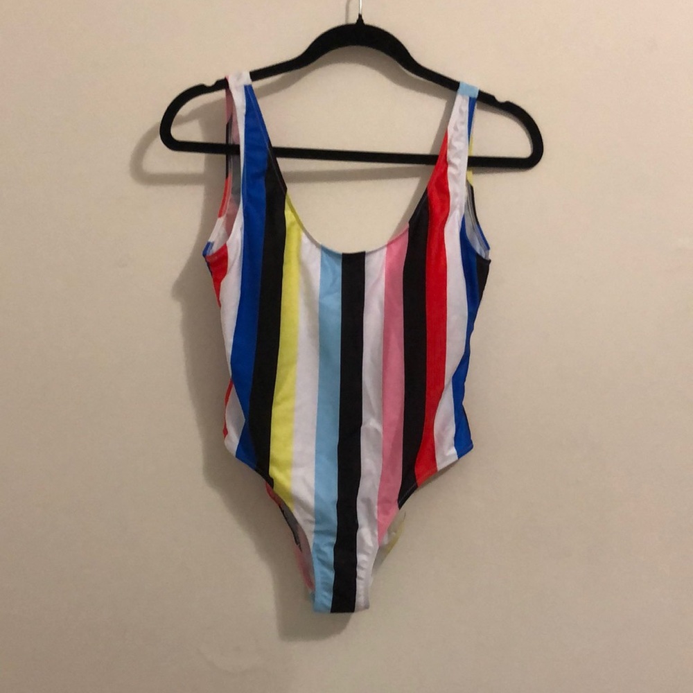 HIGH LEG ONE PIECE SWIMSUIT